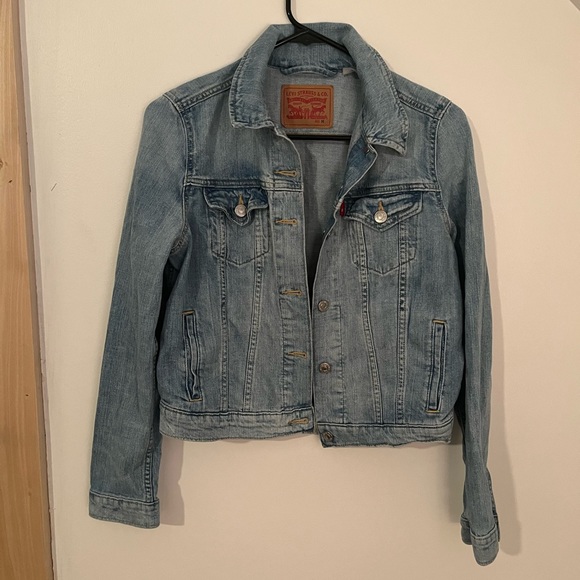 Levi’s Light Wash Jean Jacket - Picture 1 of 5